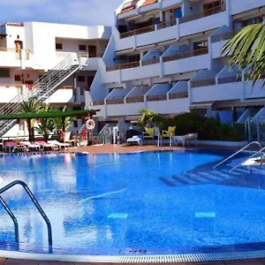 https://geranios-claudio.adeje-hotels.com